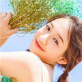 他的頭發(fā)又黑又硬根根豎起像原創(chuàng)劇情版